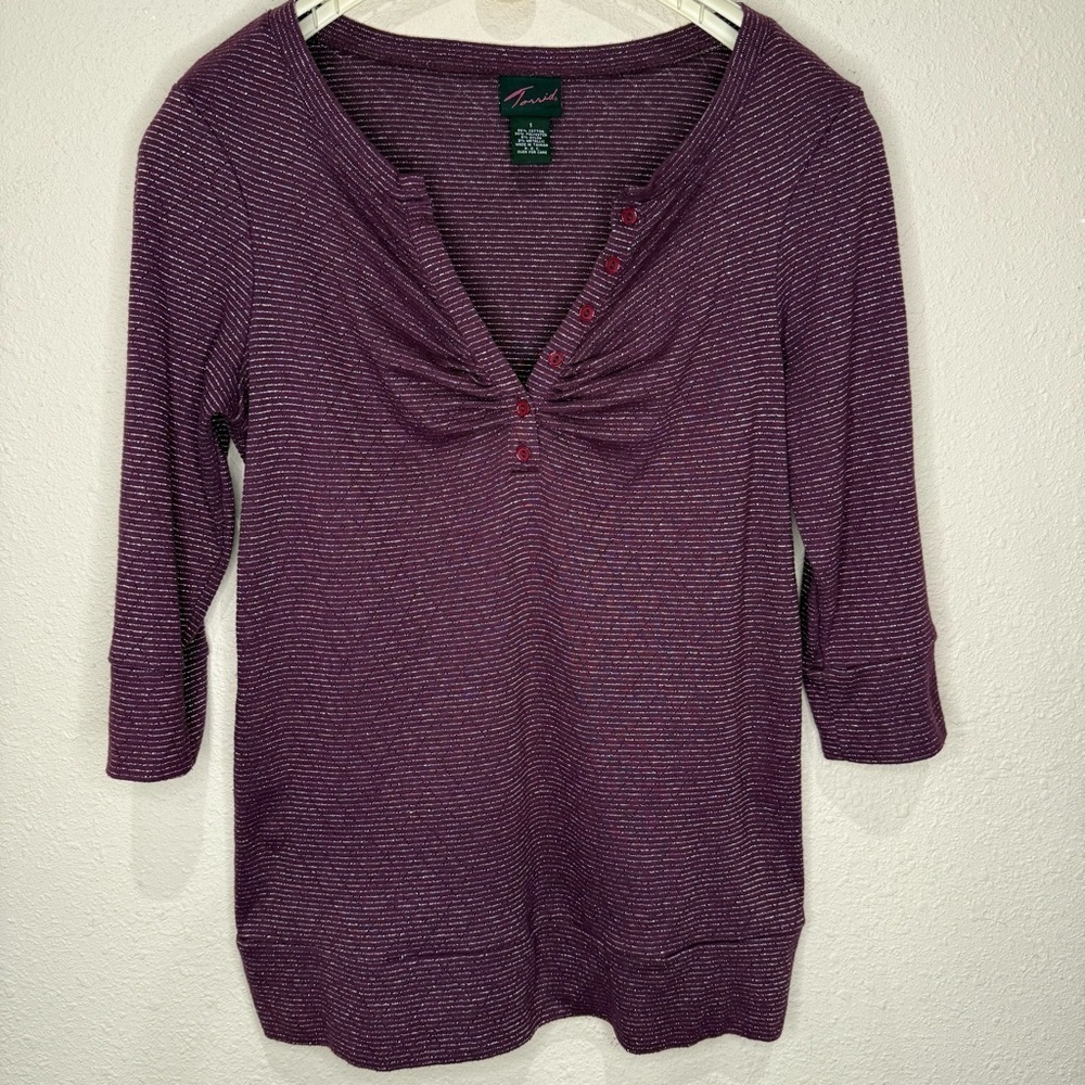 Torrid 3/4 Sleeve Bodycon Pullover V-neck Purple & Silver Women’s Size 1 (1X)